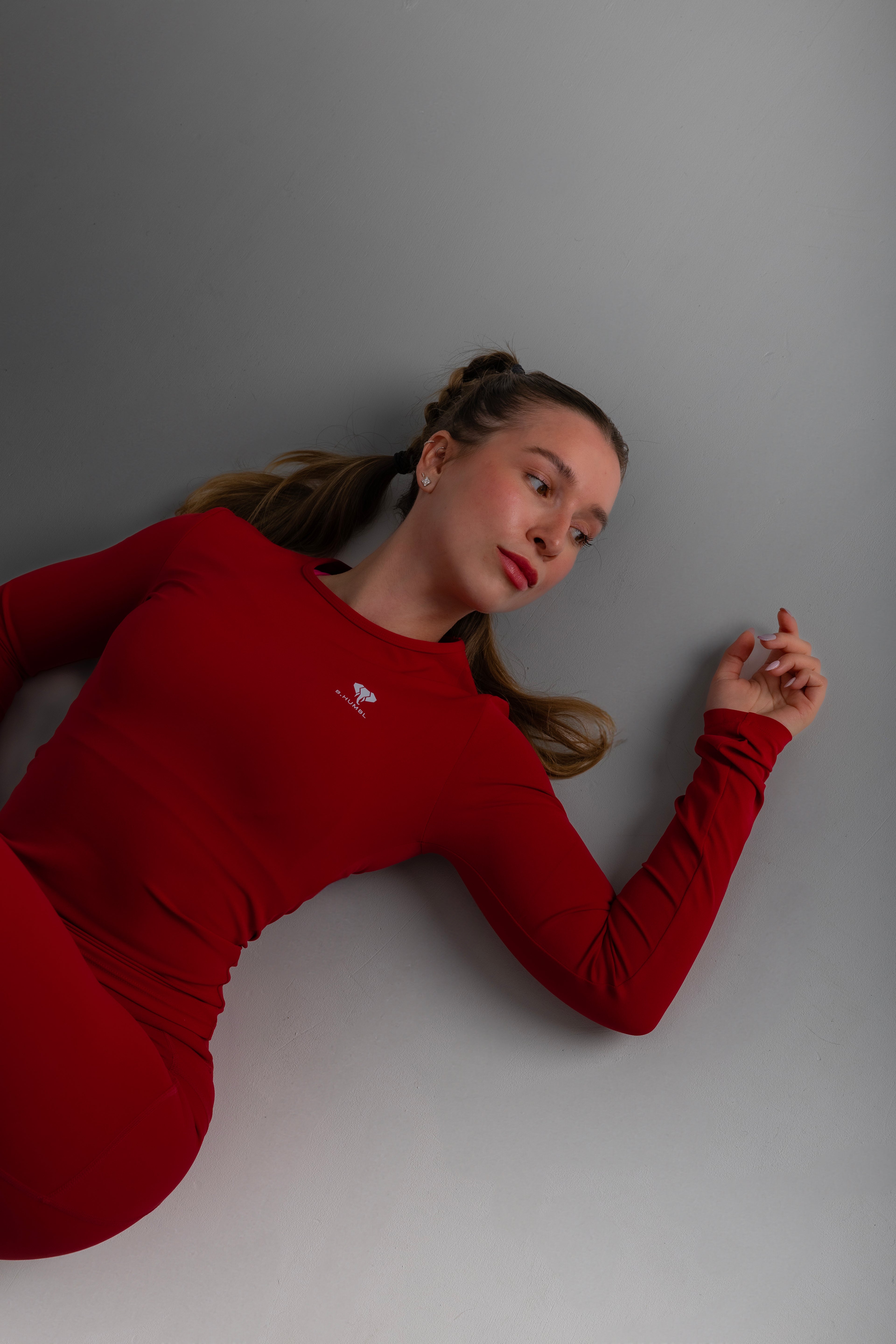 Long-sleeved corporate top